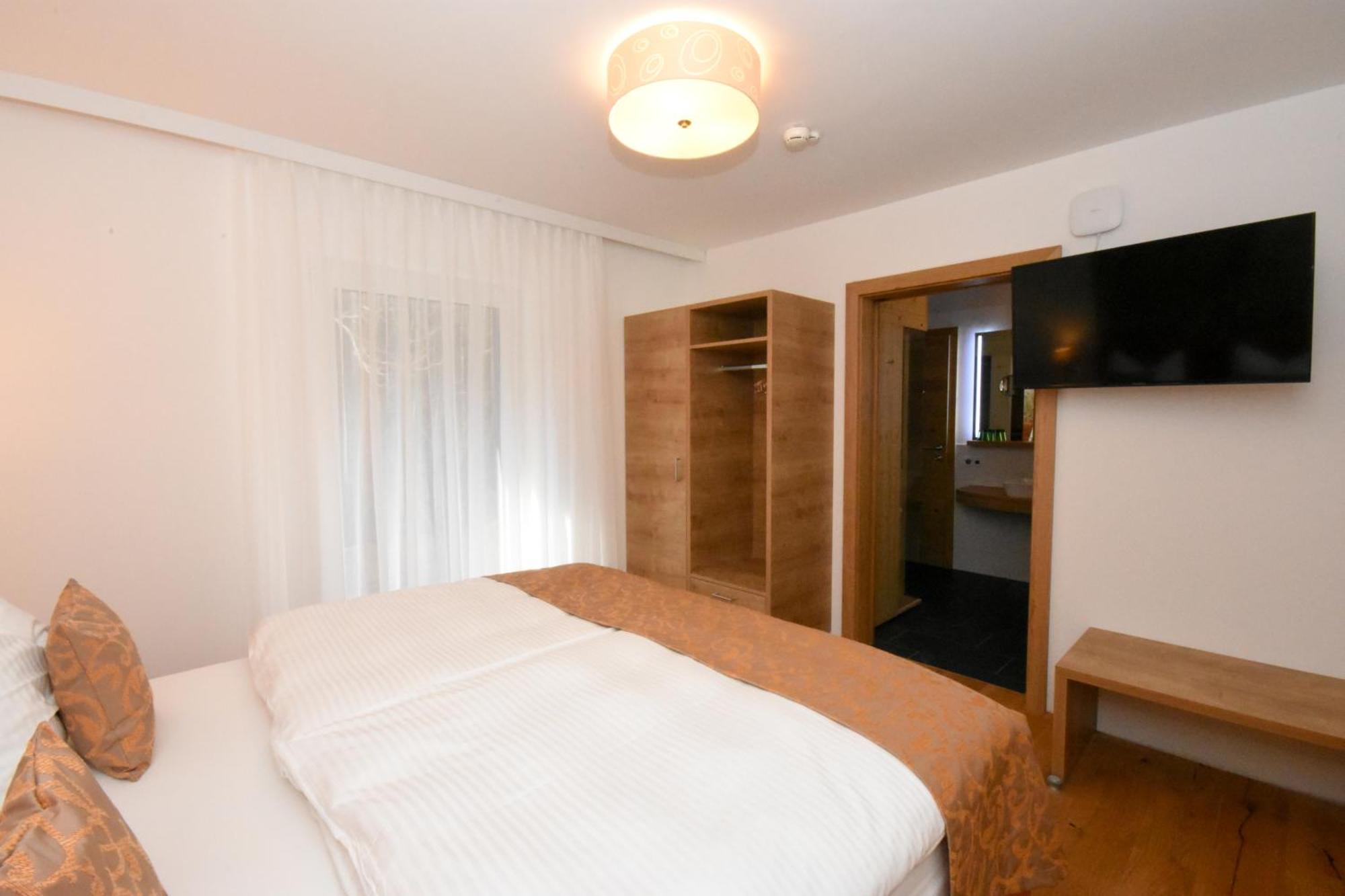 Luxusapartment Muellerhaus มึลบาค อัม โฮคเคอนิก ภายนอก รูปภาพ